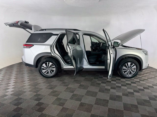 Certified 2025 Nissan Pathfinder SV AWD/4WD image 13