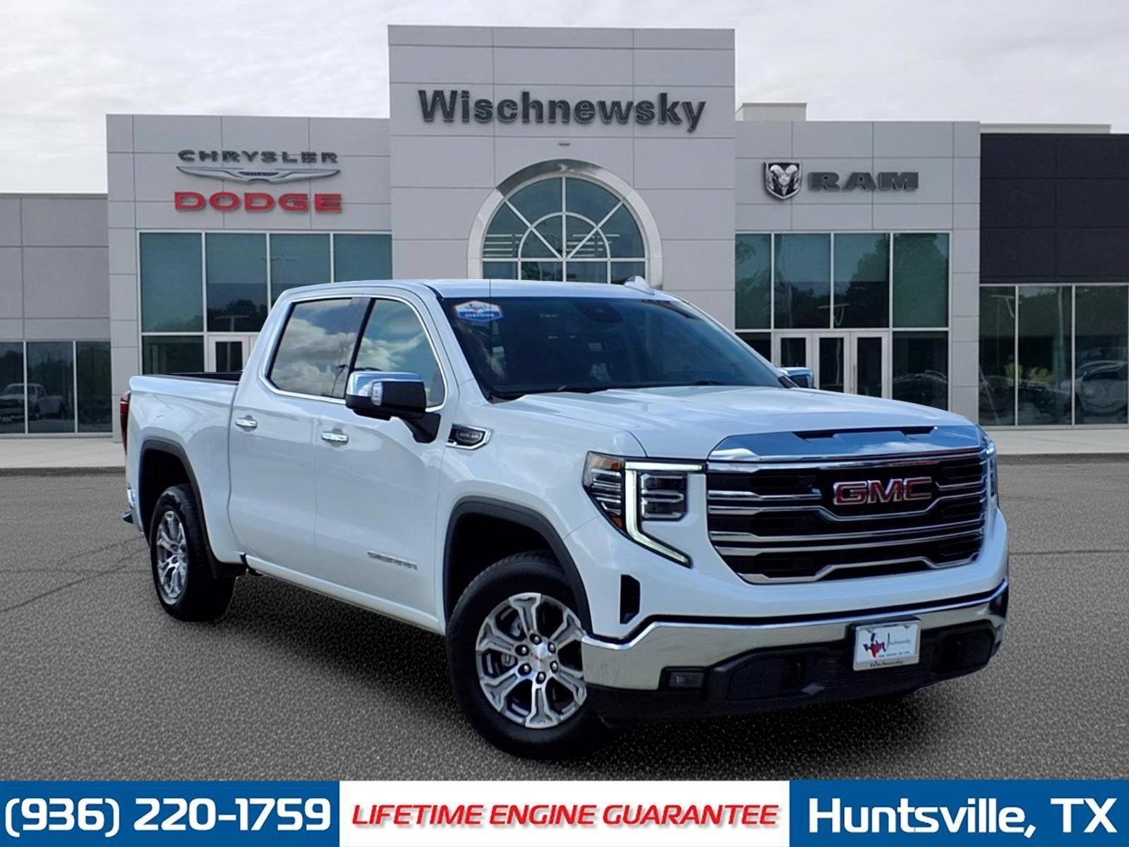 Used 2025 GMC Sierra 1500 SLT RWD image 1