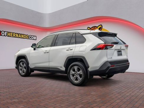Used 2025 Toyota RAV4 LE AWD/4WD image 8