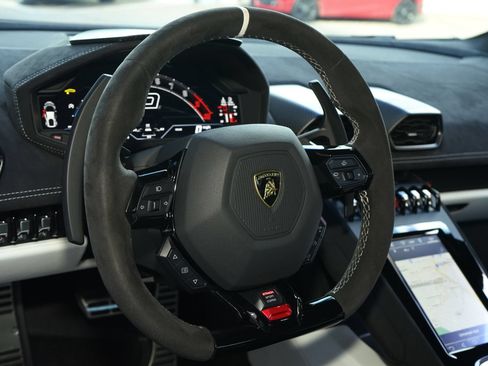 Used 2023 Lamborghini Huracan Tecnica RWD image 12