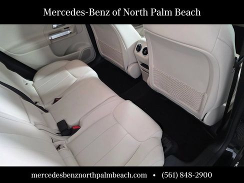 Used 2023 Mercedes-Benz GLB 250 image 22