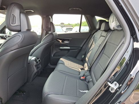 Certified 2025 Mercedes-Benz GLC 300 4MATIC image 10