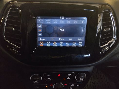 Used 2018 Jeep Compass Latitude w/ Popular Equipment Group AWD/4WD image 25