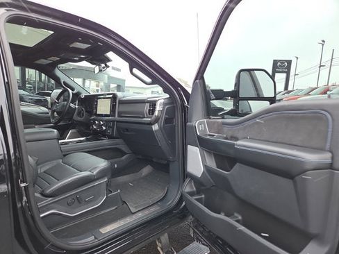 Used 2025 Ford F250 Platinum image 14