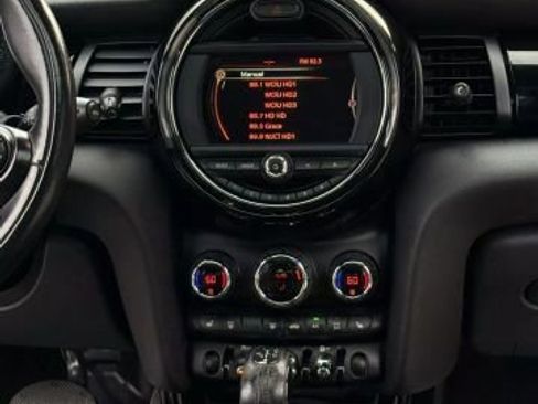 Used 2017 MINI Cooper 2-Door Hardtop image 21