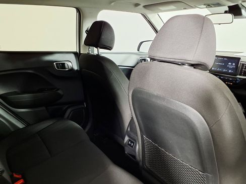 Certified 2026 Hyundai Venue SEL FWD image 11