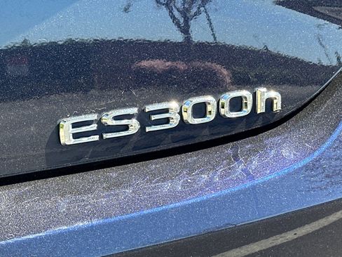 Used 2025 Lexus ES 300h w/ Premium Package image 23