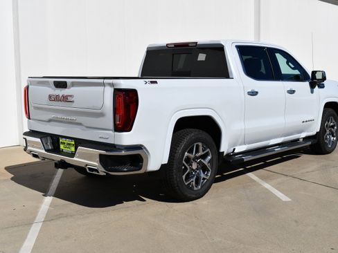 New 2026 GMC Sierra 1500 SLT w/ SLT Premium Plus Package AWD/4WD image 6