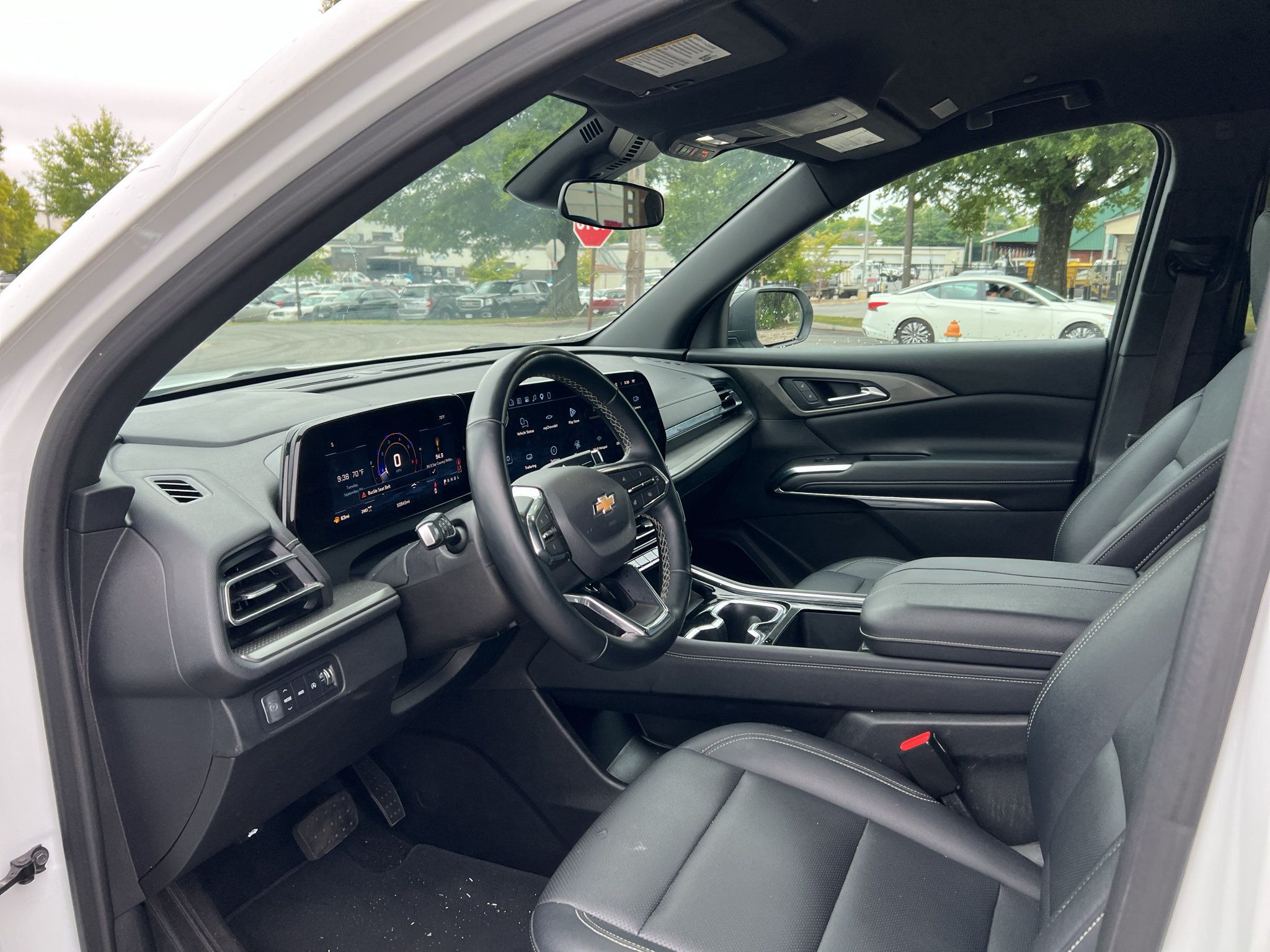 Used 2025 Chevrolet Traverse LT AWD/4WD image 12
