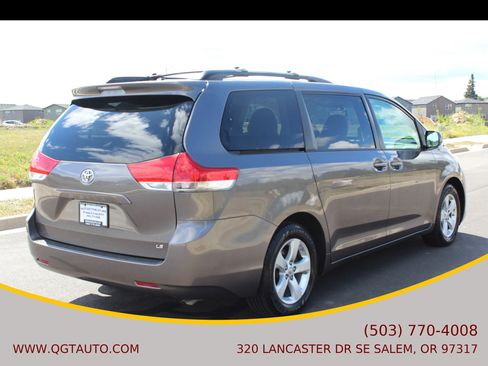 Used 2012 Toyota Sienna LE FWD image 5