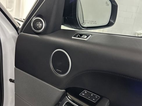 Used 2019 Land Rover Range Rover Sport HSE Dynamic image 38