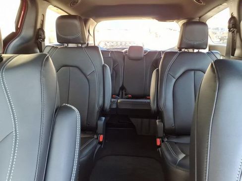 New 2026 Chrysler Pacifica Select AWD/4WD image 25