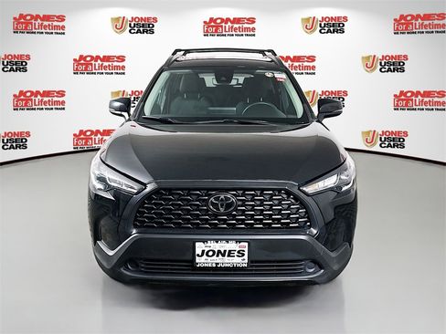 Certified 2022 Toyota Corolla Cross LE image 11