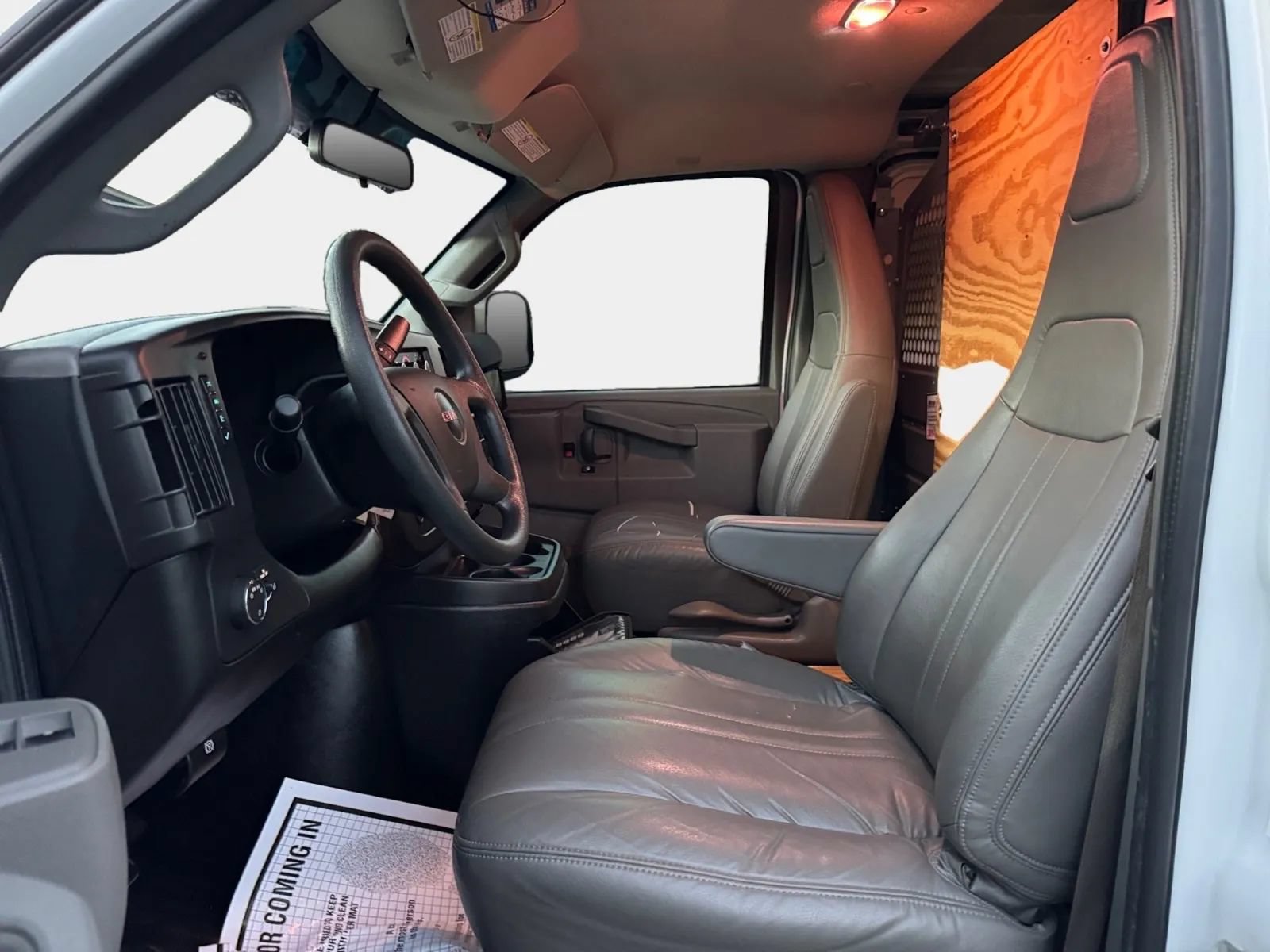 Used 2017 GMC Savana 2500 RWD image 9