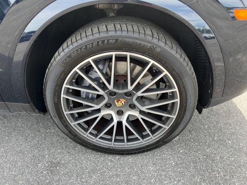 Used 2021 Porsche Cayenne AWD/4WD image 10