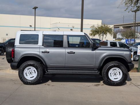 New 2025 Ford Bronco Heritage Edition image 3