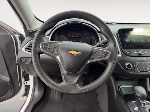 Used 2024 Chevrolet Malibu LT FWD image 16