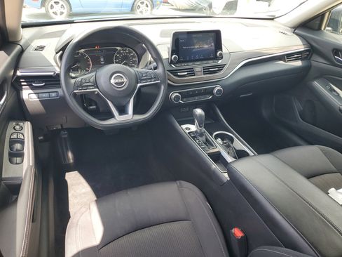 Certified 2024 Nissan Altima 2.5 SV FWD image 16