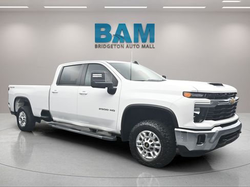 Used 2025 Chevrolet Silverado 2500 LT w/ Convenience Package AWD/4WD image 1