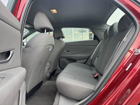 Used 2024 Hyundai Elantra SEL image 9