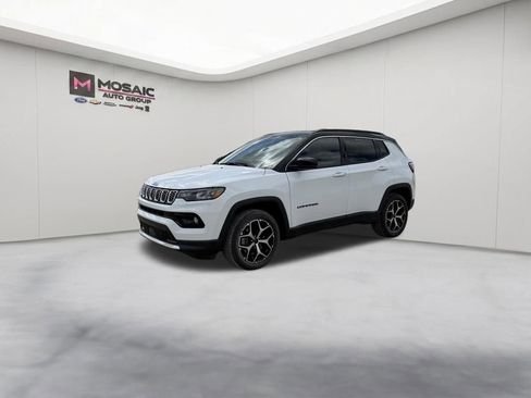Used 2025 Jeep Compass Limited AWD/4WD image 4