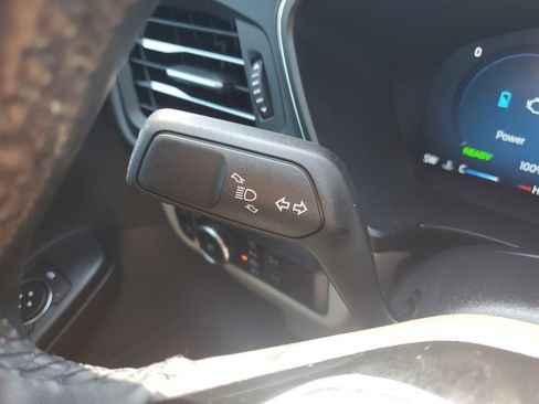 Used 2023 Ford Escape Platinum w/ Premium Technology Package image 31