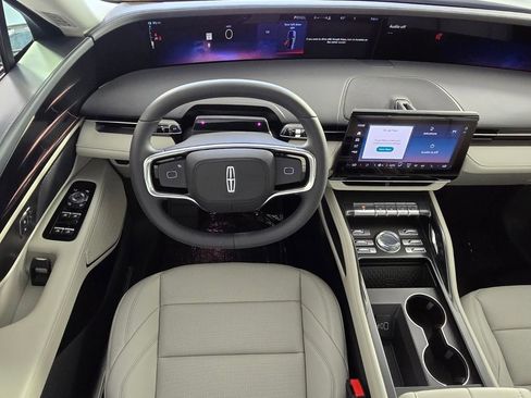 New 2026 Lincoln Nautilus Premier AWD/4WD image 10
