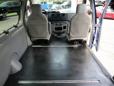 Used 2010 Ford E-250 and Econoline 250 Extended RWD image 31