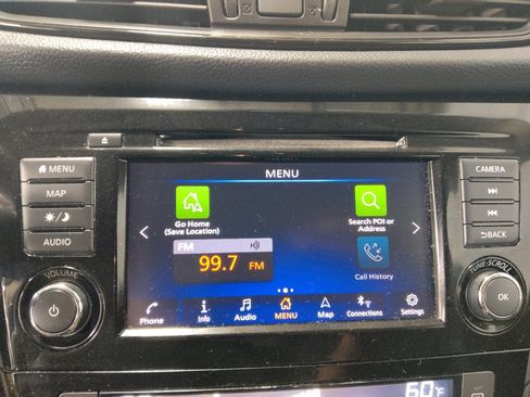 Used 2018 Nissan Rogue SV w/ Premium Package FWD image 25