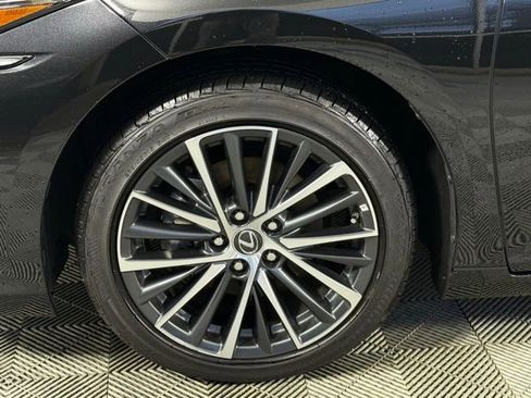 Certified 2025 Lexus ES 300h 300h image 17