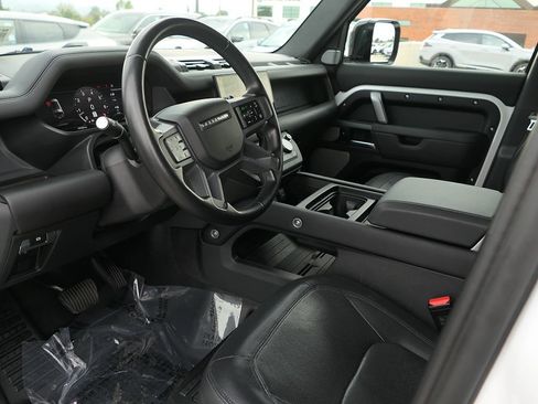 Used 2024 Land Rover Defender 130 X-Dynamic SE AWD/4WD image 12