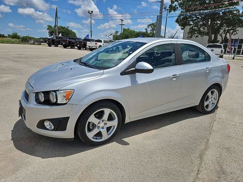 Used 2015 Chevrolet Sonic LTZ FWD image 2