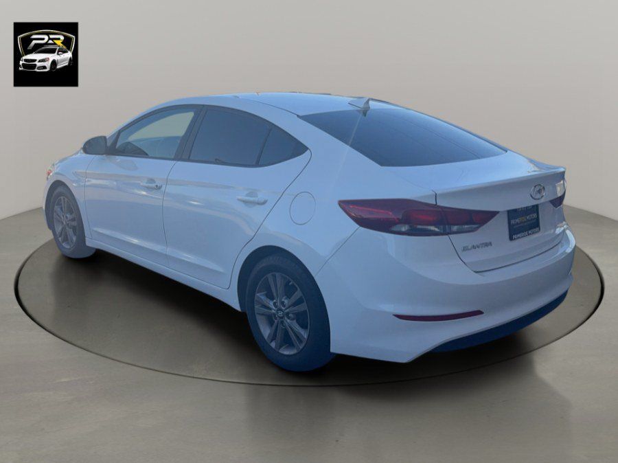 Used 2017 Hyundai Elantra SE FWD image 3
