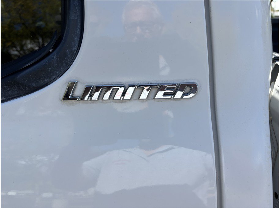 Used 2006 Toyota Tundra Limited w/ All Weather Guard Pkg AWD/4WD image 10