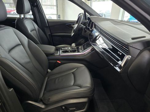 Used 2025 Audi Q7 3.0T Premium Plus image 45