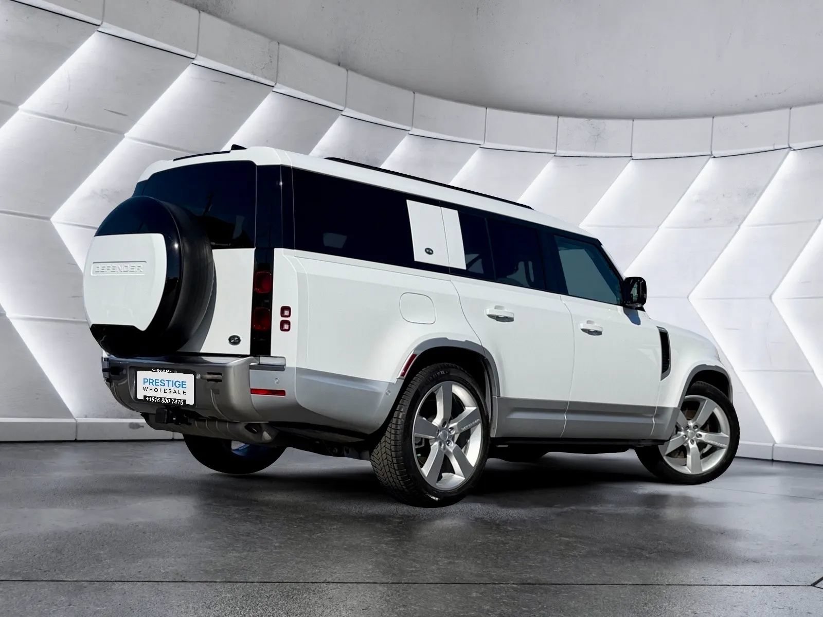 Used 2023 Land Rover Defender 130 First Edition AWD/4WD image 6