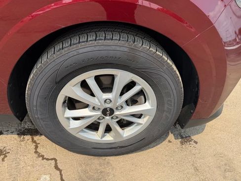 Certified 2023 Kia Carnival LX FWD image 16