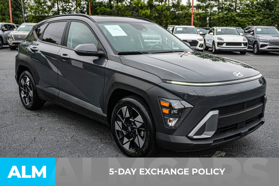 Used 2025 Hyundai Kona SEL FWD image 3