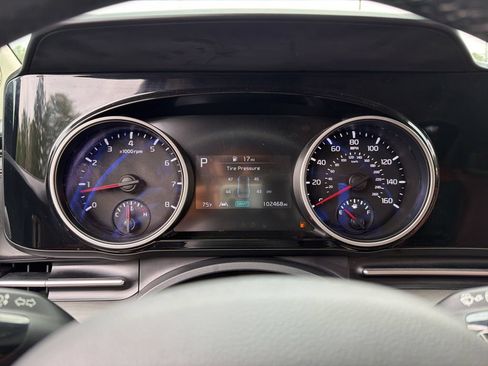 Used 2022 Kia Carnival SX FWD image 9