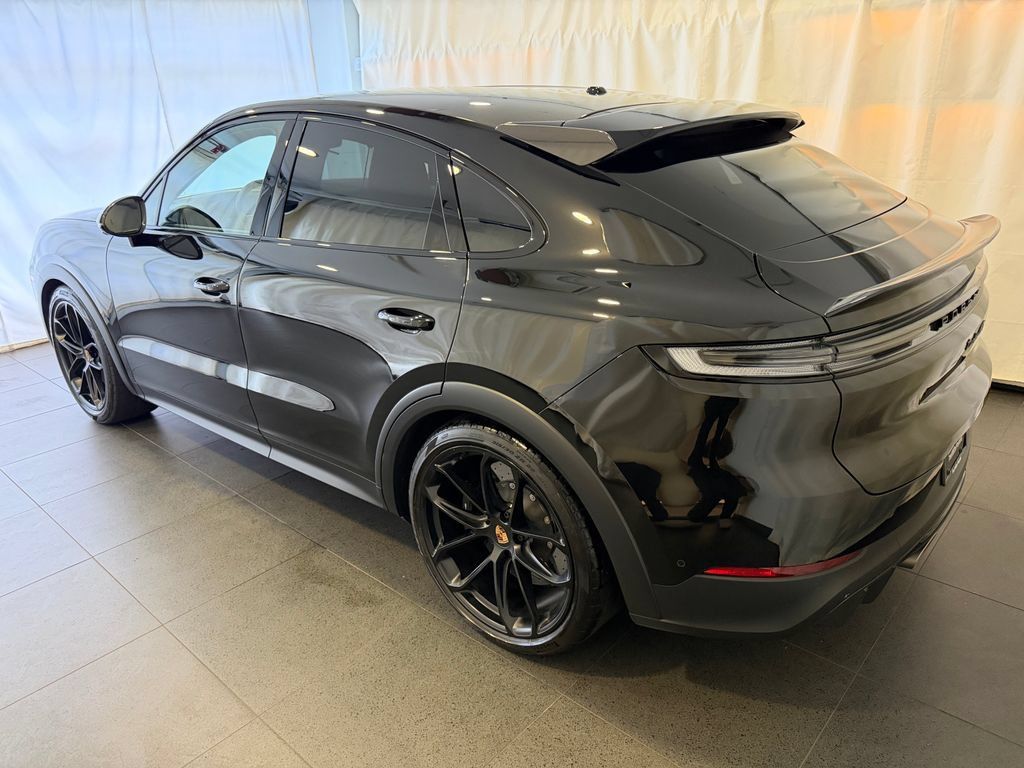 Certified 2025 Porsche Cayenne Turbo GT AWD/4WD image 3