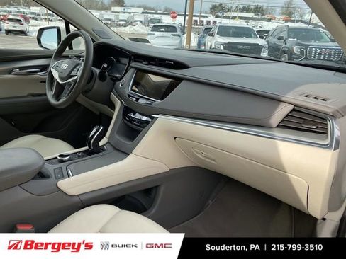 Used 2023 Cadillac XT5 Premium Luxury image 32