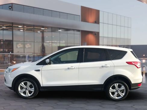 Used 2016 Ford Escape SE image 4
