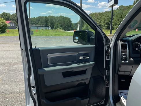Used 2017 RAM 1500 Big Horn AWD/4WD image 17