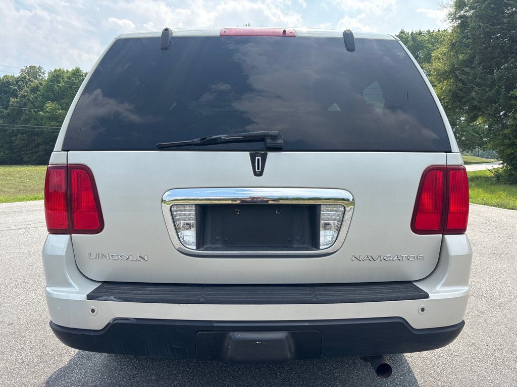 Used 2006 Lincoln Navigator 2WD image 4