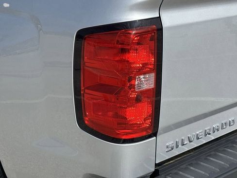 Used 2018 Chevrolet Silverado 1500 W/T RWD image 28