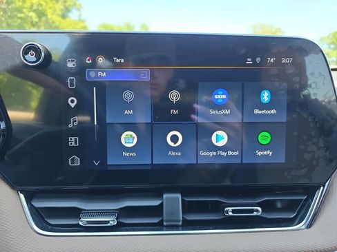 Used 2025 Chevrolet Equinox ACTIV w/ Safety and Technology Package AWD/4WD image 32