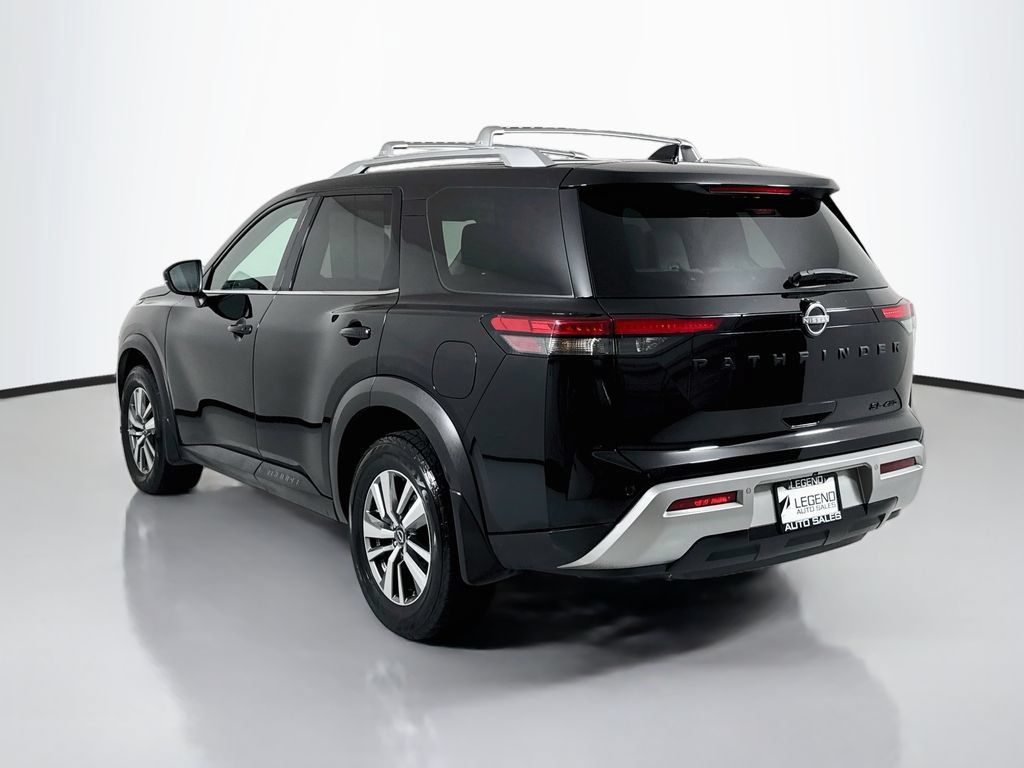 Used 2023 Nissan Pathfinder SL w/ Black Appearance Package AWD/4WD image 7