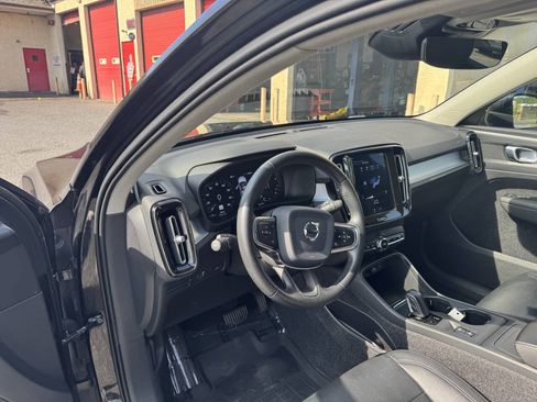 Used 2020 Volvo XC40 T5 Momentum AWD/4WD image 22