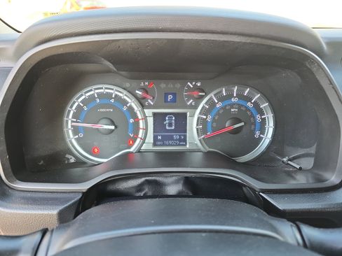 Used 2015 Toyota 4Runner SR5 image 18