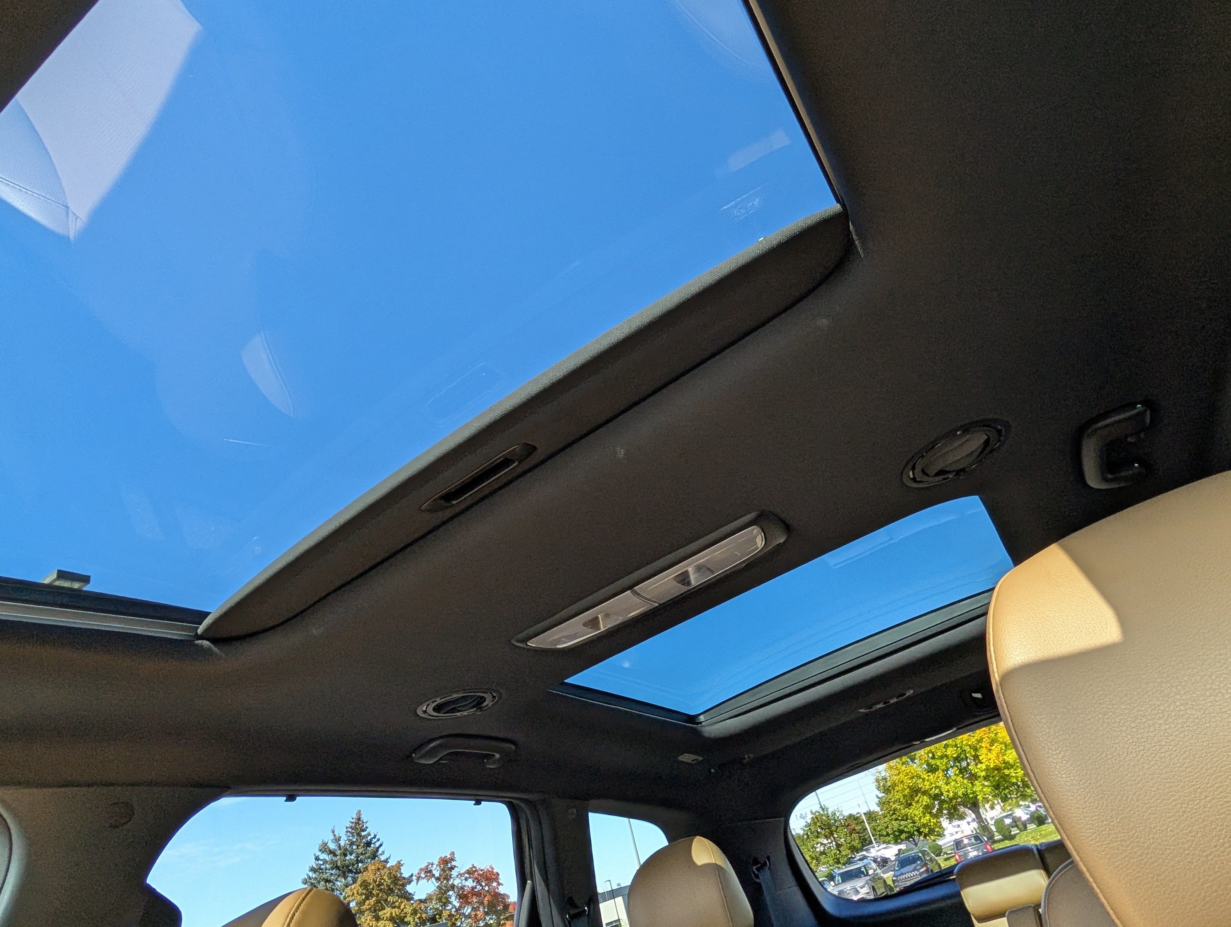 Certified 2022 Kia Telluride SX w/ Nightfall Edition Package AWD/4WD image 32